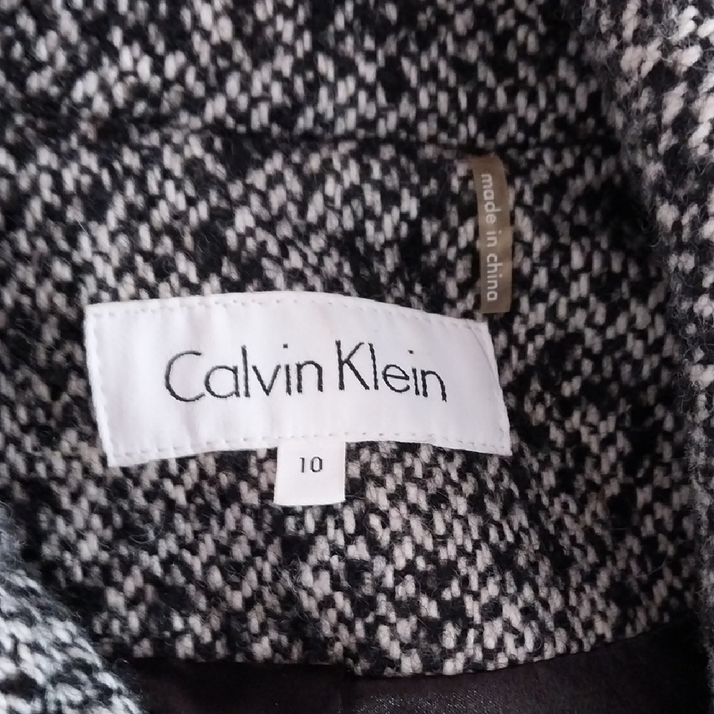 Calvin Klein Black and White Coat + Pink Rose Brooch - Picture 3 of 8